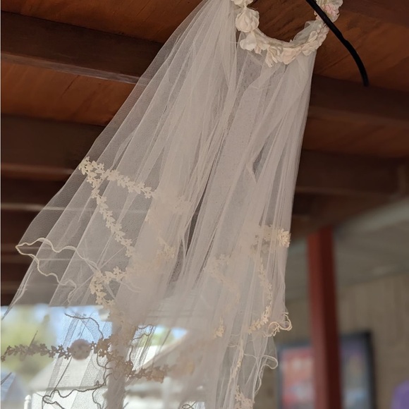 Vintage Wedding Dress - Picture 3 of 5